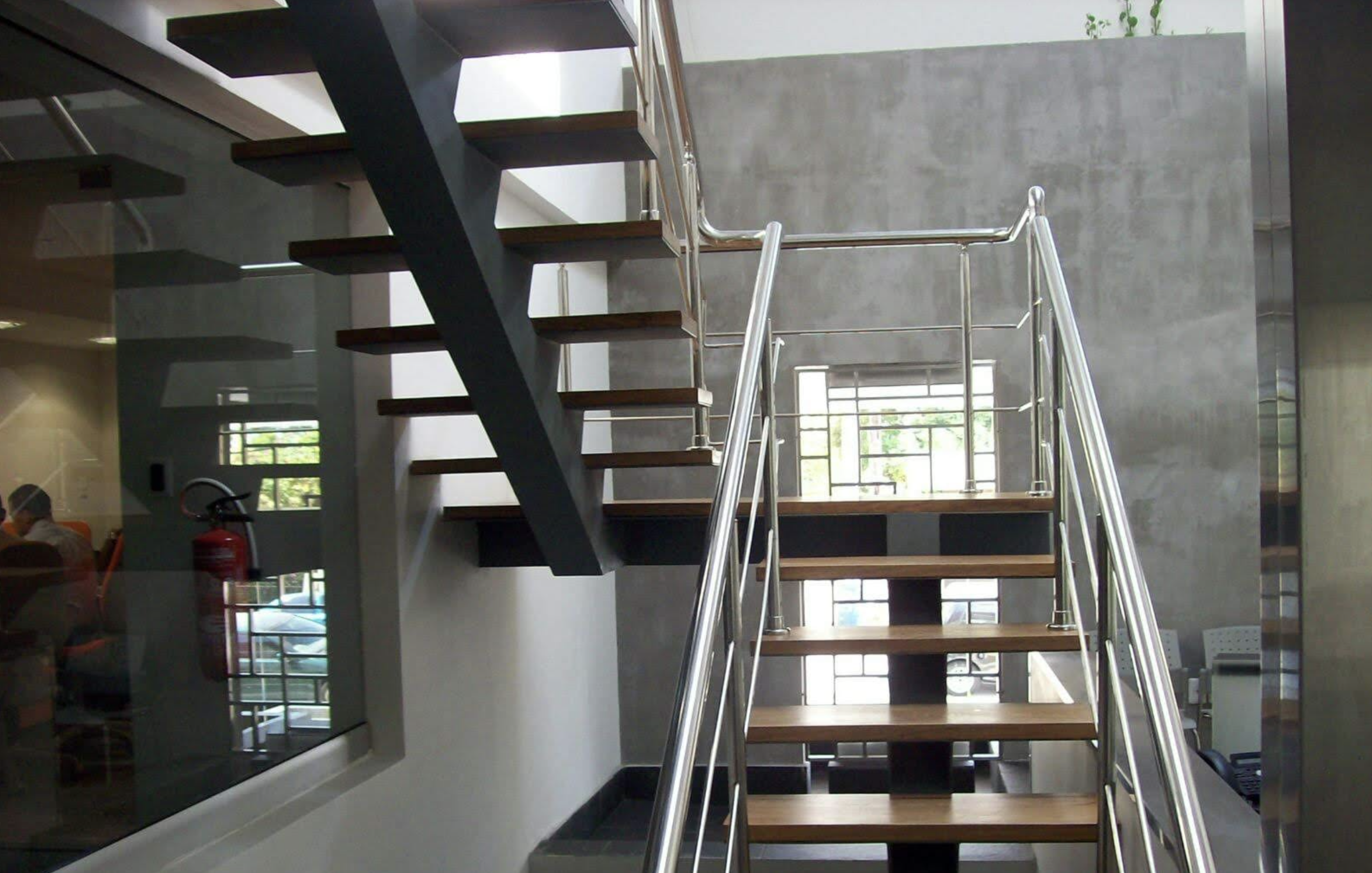 Escalera de acero inoxidable fabricada por INMEIND