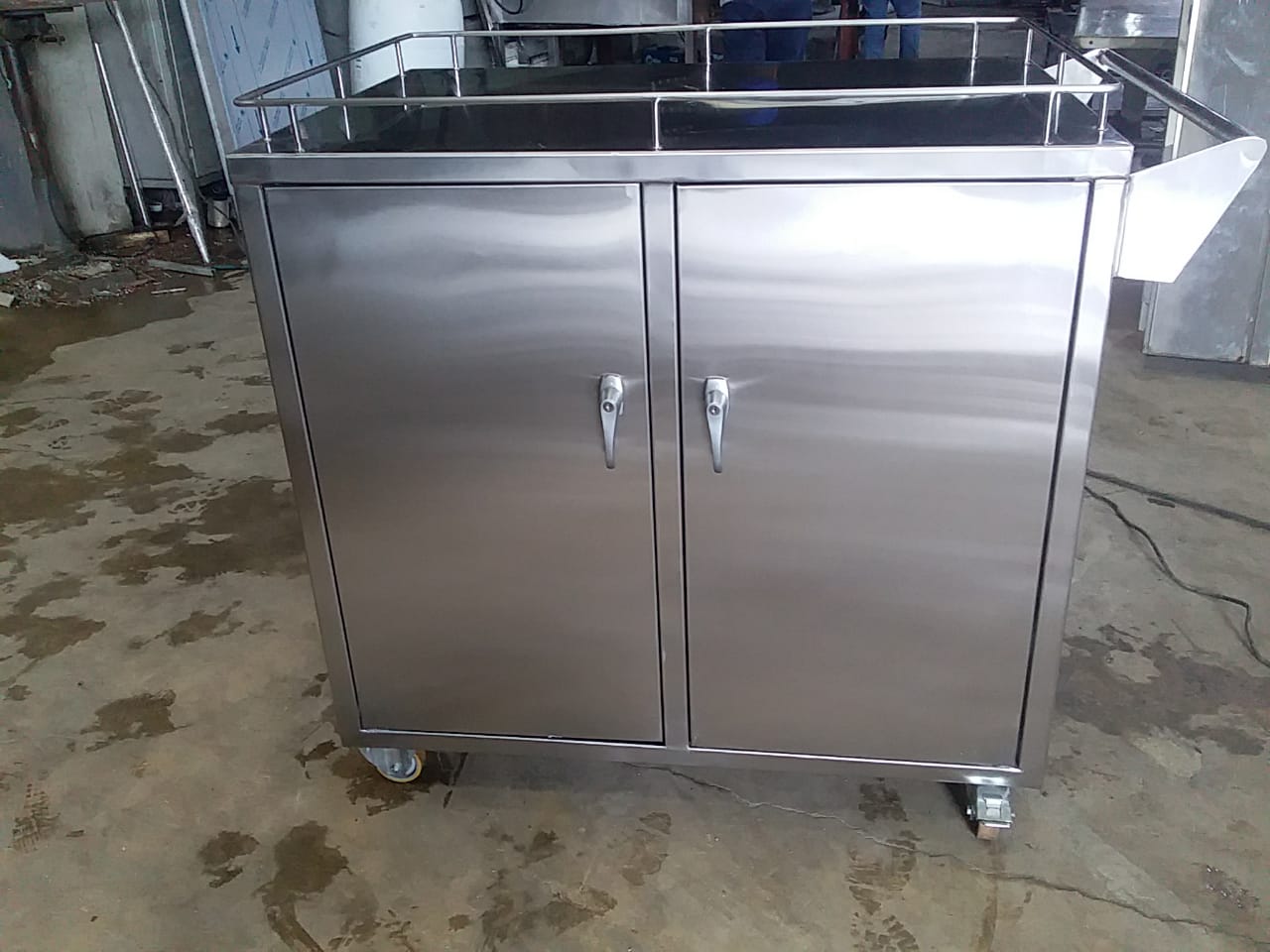Gabinete móvil de acero inoxidable